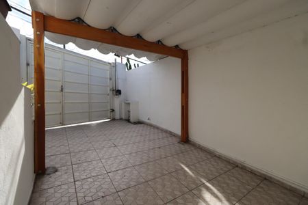 Garagem de casa para alugar com 2 quartos, 180m² em Penha de França, São Paulo