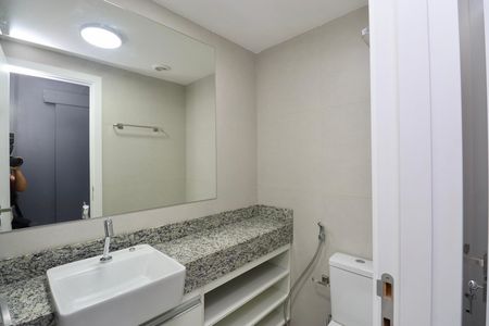 Banheiro de apartamento para alugar com 1 quarto, 40m² em Jaguaribe, Salvador