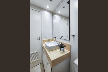 Banheiro Social de apartamento à venda com 2 quartos, 80m² em Grajaú, Rio de Janeiro