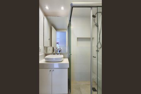 Apartamento à venda com 80m², 2 quartos e 1 vaga Apartamento à venda com 80m², 2 quartos e 1 vagaBanheiro da Suíte