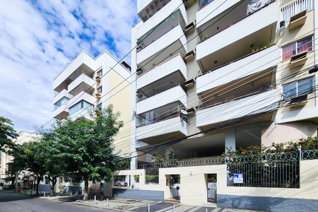 Fachada do Condomínio de apartamento à venda com 2 quartos, 80m² em Grajaú, Rio de Janeiro