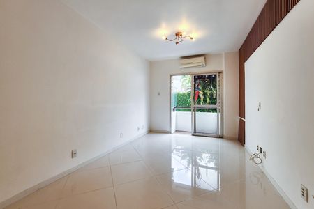 Apartamento à venda com 80m², 2 quartos e 1 vaga Apartamento à venda com 80m², 2 quartos e 1 vagaSala