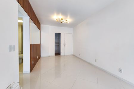 Apartamento à venda com 80m², 2 quartos e 1 vaga Apartamento à venda com 80m², 2 quartos e 1 vagaSala