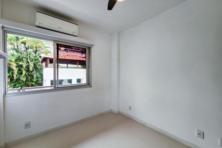 Quarto de apartamento à venda com 2 quartos, 80m² em Grajaú, Rio de Janeiro