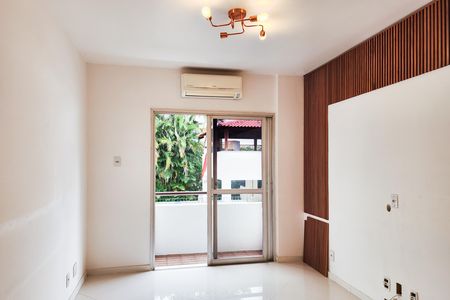 Sala  de apartamento à venda com 2 quartos, 80m² em Grajaú, Rio de Janeiro