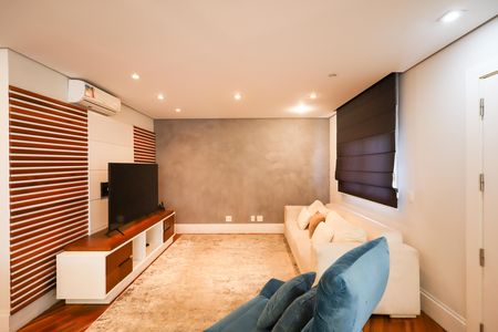 Apartamento para alugar com 205m², 3 quartos e 4 vagas Apartamento para alugar com 205m², 3 quartos e 4 vagasSala de Tv
