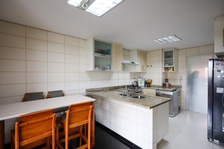 Apartamento para alugar com 205m², 3 quartos e 4 vagas Apartamento para alugar com 205m², 3 quartos e 4 vagasCozinha