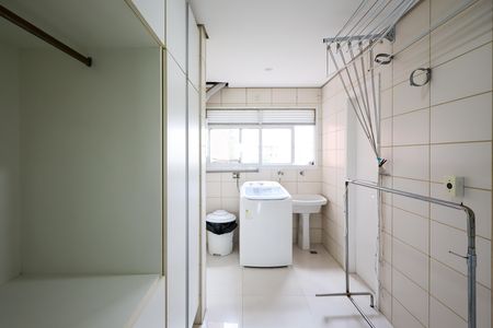 Apartamento para alugar com 205m², 3 quartos e 4 vagas Apartamento para alugar com 205m², 3 quartos e 4 vagasÁrea de Serviço