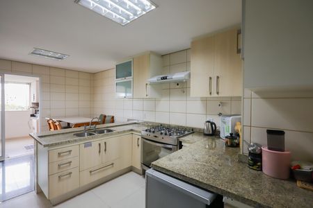 Apartamento para alugar com 205m², 3 quartos e 4 vagas Apartamento para alugar com 205m², 3 quartos e 4 vagasÁrea de Serviço