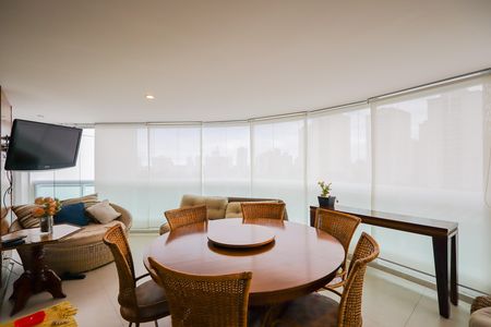 Apartamento para alugar com 205m², 3 quartos e 4 vagas Apartamento para alugar com 205m², 3 quartos e 4 vagasVaranda Gourmet