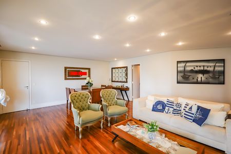 Apartamento para alugar com 3 quartos, 205m² em Vila Sofia, São Paulo
