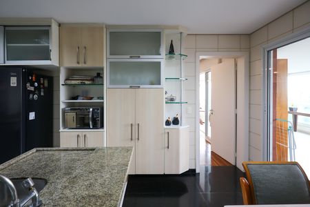 Apartamento para alugar com 205m², 3 quartos e 4 vagas Apartamento para alugar com 205m², 3 quartos e 4 vagasCozinha