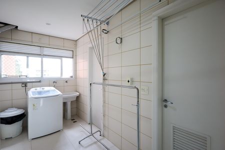 Apartamento para alugar com 205m², 3 quartos e 4 vagas Apartamento para alugar com 205m², 3 quartos e 4 vagasÁrea de Serviço