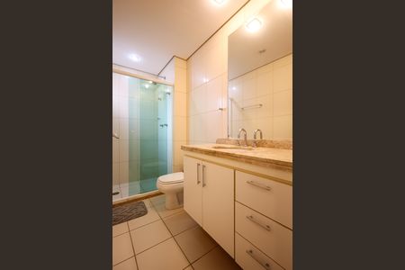 Apartamento para alugar com 205m², 3 quartos e 4 vagas Apartamento para alugar com 205m², 3 quartos e 4 vagasBanheiro Suíte 2