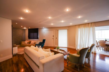 Apartamento para alugar com 205m², 3 quartos e 4 vagas Apartamento para alugar com 205m², 3 quartos e 4 vagasSala de Estar