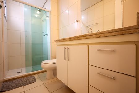Apartamento para alugar com 205m², 3 quartos e 4 vagas Apartamento para alugar com 205m², 3 quartos e 4 vagasBanheiro Suíte 2