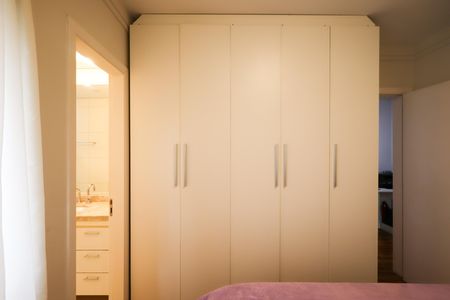 Apartamento para alugar com 205m², 3 quartos e 4 vagas Apartamento para alugar com 205m², 3 quartos e 4 vagasQuarto 2 - Suíte 2