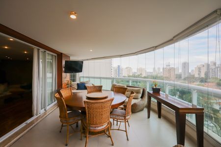 Apartamento para alugar com 205m², 3 quartos e 4 vagas Apartamento para alugar com 205m², 3 quartos e 4 vagasVaranda Gourmet