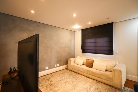 Apartamento para alugar com 205m², 3 quartos e 4 vagas Apartamento para alugar com 205m², 3 quartos e 4 vagasSala de Tv
