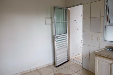 Cozinha de casa à venda com 6 quartos, 271m² em Veloso, Osasco