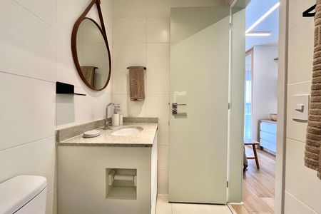 Banheiro de kitnet/studio para alugar com 1 quarto, 24m² em Vila Mascote, São Paulo