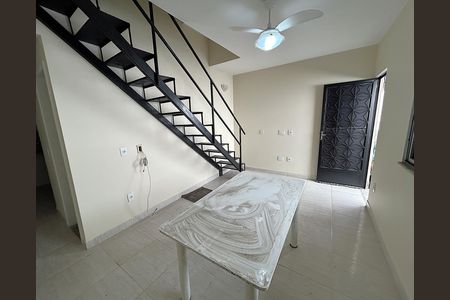 Sala de casa para alugar com 2 quartos, 90m² em Quintino Bocaiúva, Rio de Janeiro