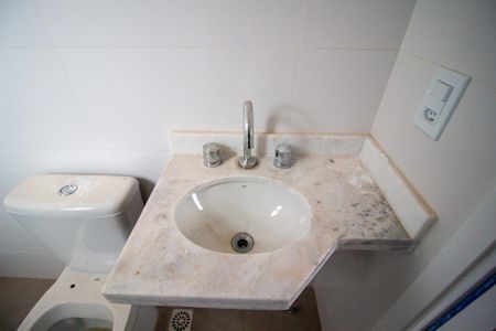 Apartamento para alugar com 71m², 2 quartos e 2 vagas Apartamento para alugar com 71m², 2 quartos e 2 vagasBanheiro da Suíte