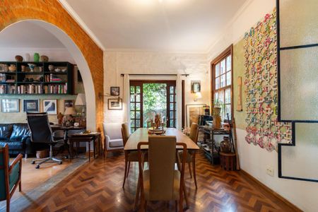Casa à venda com 400m², 5 quartos e 2 vagas