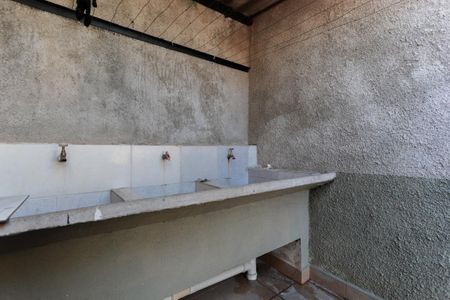 Área de serviço de casa para alugar com 1 quarto, 38m² em Parque Peruche, São Paulo