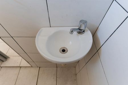 Banheiro de casa para alugar com 1 quarto, 38m² em Parque Peruche, São Paulo