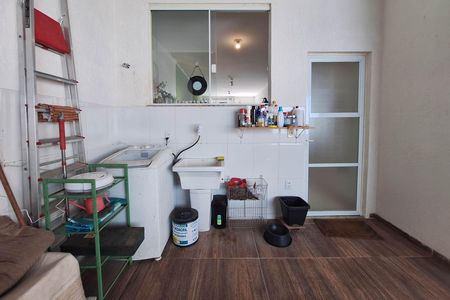 Casa à venda com 190m², 2 quartos e 2 vagas Casa à venda com 190m², 2 quartos e 2 vagasÁrea de Serviço