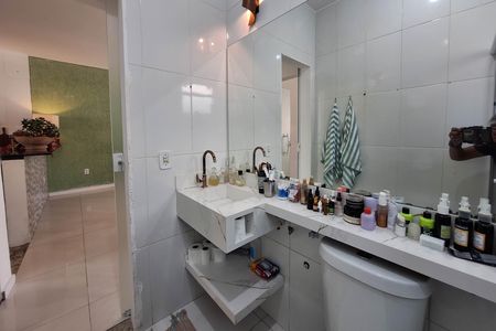 Casa à venda com 190m², 2 quartos e 2 vagas Casa à venda com 190m², 2 quartos e 2 vagasBanheiro Social
