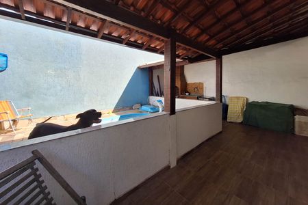 Casa à venda com 190m², 2 quartos e 2 vagas Casa à venda com 190m², 2 quartos e 2 vagasQuintal