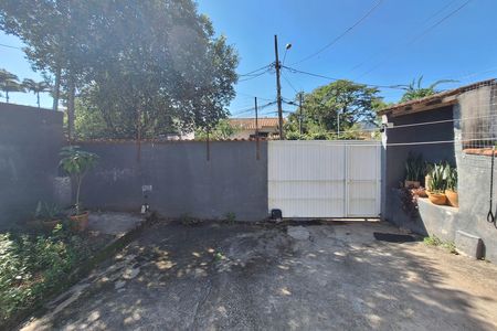 Casa à venda com 190m², 2 quartos e 2 vagas Casa à venda com 190m², 2 quartos e 2 vagasQuintal