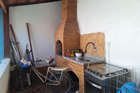 Casa à venda com 190m², 2 quartos e 2 vagas Casa à venda com 190m², 2 quartos e 2 vagasQuintal