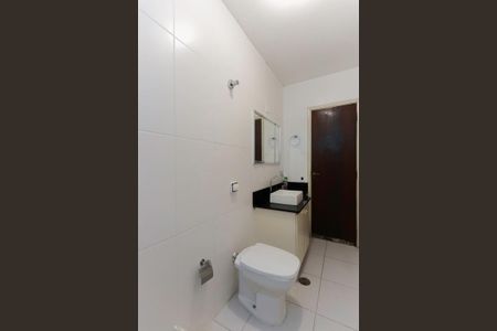 Casa à venda com 200m², 3 quartos e 6 vagasBanheiro social 2