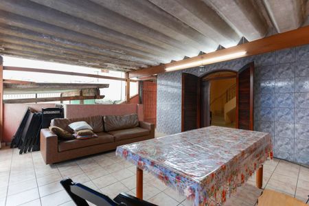 Casa à venda com 200m², 3 quartos e 6 vagasVaranda