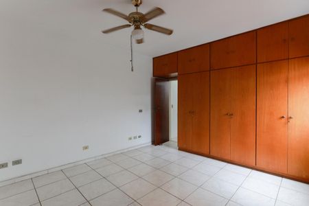 Casa à venda com 200m², 3 quartos e 6 vagasSuíte