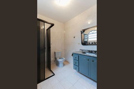 Casa à venda com 200m², 3 quartos e 6 vagasBanheiro da suíte