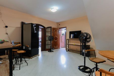 Casa à venda com 200m², 3 quartos e 6 vagasSala