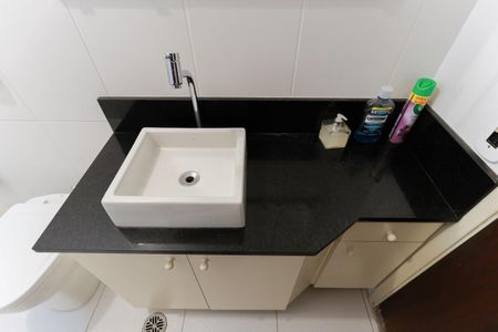 Casa à venda com 200m², 3 quartos e 6 vagasBanheiro social 2