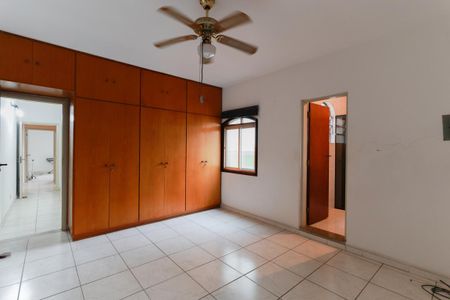 Casa à venda com 200m², 3 quartos e 6 vagasSuíte