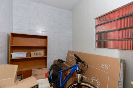 Casa à venda com 200m², 3 quartos e 6 vagasDespensa/Quarto de serviço