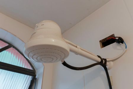 Casa à venda com 200m², 3 quartos e 6 vagasBanheiro social 2