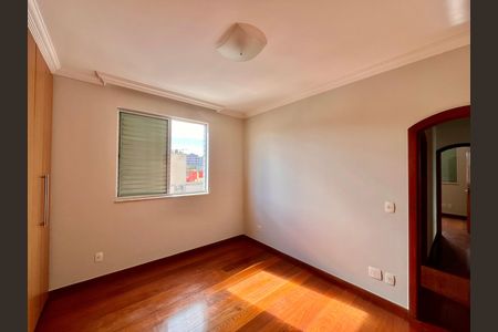Apartamento à venda com 4 quartos, 125m² em Floresta, Belo Horizonte