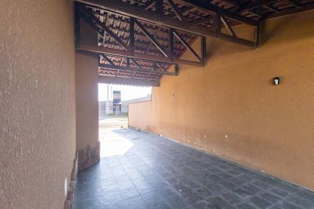 Garagem de casa à venda com 3 quartos, 188m² em Santo Inácio, Curitiba