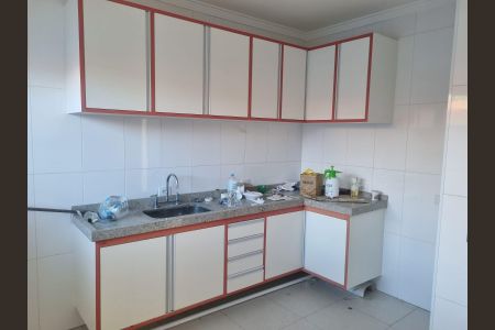 Casa à venda com 242m², 3 quartos e 4 vagas Casa à venda com 242m², 3 quartos e 4 vagasFoto 03