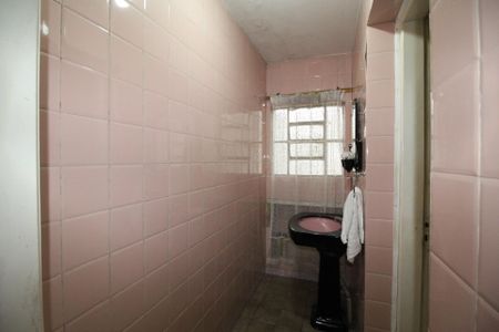 Casa à venda com 130m², 2 quartos e 3 vagasBanheiro social