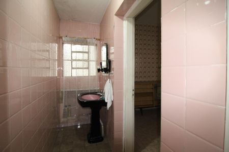 Casa à venda com 130m², 2 quartos e 3 vagasBanheiro social