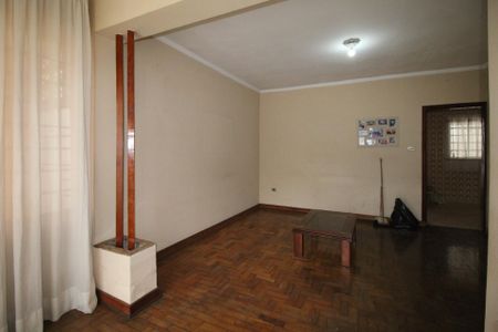 Casa à venda com 130m², 2 quartos e 3 vagasSala